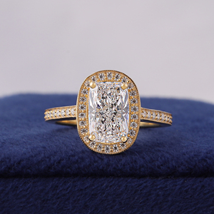 Bague de fiançailles en or blanc avec diamant de laboratoire taille coussin de 2,50 carats certifié IGI, halo de diamants de laboratoire taille coussin, tige pavée - Product Image 1
