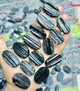 Lote al por mayor de turmalina negra natural de grado AAA, gemas sueltas mixtas hechas a mano para la fabricación de joyas, ASHU GEMS 20mm-50mm - Product Image 3