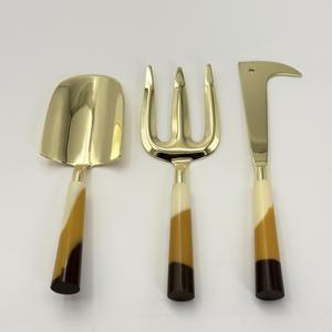 Produits très demandés : Mini-outils de jardin portatifs avec manche en résine, pelle, râteau et fourche en métal pour l'intérieur et l'extérieur - Product Image 1