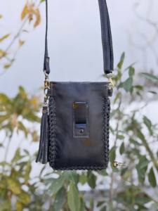 Véritable Fourrure De Vachette Handtooled Sculpture Turquoise Pierre Sling Sac En Cuir Petite Taille Téléphone Sac À Main et Sac À Main Wristlet Pouch - Product Image 4