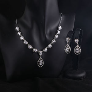 Conjunto de Joyería Clásico Unisex de Oro Blanco de 18K, Oro Sólido, Certificado IGI, Diamantes Naturales, Corte Brillante Redondo, Collar y Aretes para Boda - Product Image 2