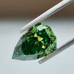 Diamante CVD Cultivado en Laboratorio, Forma de Pera, Verde Oscuro, Claridad VVS-VS, Certificado IGI, para Joyería - Product Image 3