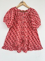 Ensemble Coordonné Pyjama en Coton Imprimé Cerises Roses pour Femme – Tenue de Plage Estivale avec Short à Volants et Haut Boutonné – Vêtements de Détente