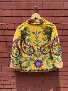 เสื้อแจ็คเก็ตผ้าฝ้ายทอมือลายดอกไม้ปักลายพรีเมียมสำหรับผู้หญิง สีเหลือง สำหรับฤดูใบไม้ร่วง/ฤดูหนาว ขายปลีกโดยร้านบูติก - Product Image 2