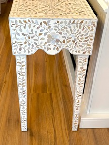 Table console élégante faite à la main en nacre moderne pour salon, meuble décoratif de luxe pour entrée - Product Image 6