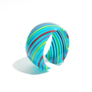 Nouveaux bracelets tendance en résine acrylique de haute qualité, design élégant à rayures, bijoux de mode unisexe pour femme - Product Image 3