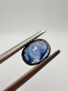 Zafiro azul natural vivo, corte ovalado, piedra preciosa suelta de 1.65 quilates, 7.5x5.5x4 mm, de Ceilán, Sri Lanka, para la fabricación de joyas por Zehra Gems. - Product Image 3