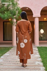 Kurti-Pant & Dupatta en mousseline de soie de style moderne, design Evergreen, de qualité supérieure, imprimé numériquement – Fournisseur et exportateur mondial - Product Image 6