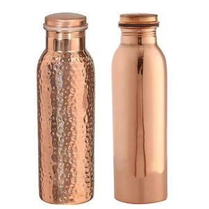 Botella tradicional de cobre puro con un aspecto artesanal de primera calidad para el hogar, la oficina, el yoga, el gimnasio e hidratación al aire libre. - Product Image 1
