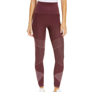 Leggings de yoga con cintura elástica para mujer, servicio OEM con MOQ bajo, leggings de yoga de alta calidad, ropa deportiva a precio económico. - Product Image 1