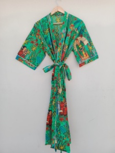 Kimono en coton imprimé jungle vert lime | Robe de chambre en coton faite à la main |   Vêtements de détente en coton imprimé - Product Image 1