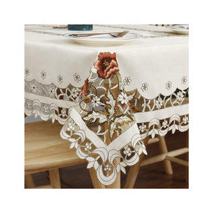 Nappe brodée écologique certifiée GOTS en coton personnalisé 60x120 pouces Design léger adapté à la décoration intérieure moderne - Product Image 1