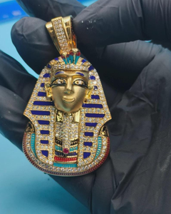Colgante de Faraón Egipcio de Plata de Ley de Lujo, Chapado en Oro de 18K, Moissanita de Corte Brillante con Engaste de Garra, Temática Hip Hop, Unisex - Product Image 1