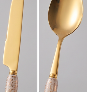Ensemble de couverts élégants plaqués or avec manches en céramique, compatibles lave-vaisselle, vaisselle de mariage, collection de 5 pièces - Product Image 2