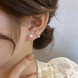 Boucles d'oreilles coréennes 2-en-1 très demandées pour femmes, motif floral, bijoux de mode avec style détachable pour les fêtes - En promotion - Product Image 2