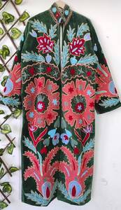 Manteau en velours Suzani brodé à la main pour femmes, motif floral vert Paisley, longue veste kimono ouverte sur le devant, robe bohème d'hiver - Product Image 3