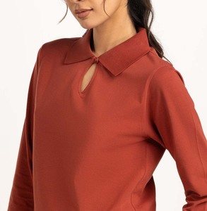 T-shirts pour femmes en coton 100% de haute qualité, coupe ample, manches longues, couleur rouille, style minimaliste décontracté, vente en gros, tendance - Product Image 4