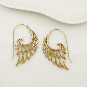 Boucles d'oreilles créoles en laiton plaqué or, style bohème, tendance, cadeau pour femme, bijoux par Sunil Jain - Product Image 2