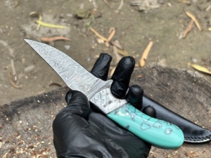 Couteau de combat/découpe artisanal en acier Damas avec personnalisation OEM/ODM, fabrication haut de gamme - Product Image 1