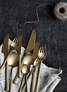 Collection de couverts de luxe futuristes, créée pour des intérieurs audacieux, une identité de restauration moderne et une mise en scène de table haut de gamme. - Product Image 6