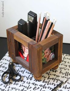 Présentoir de luxe en bois pour stylos, organisateur artisanal en bois pour bureau, porte-accessoires élégant en bois pour bureau - Product Image 1