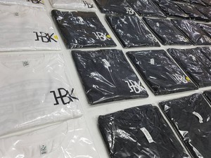 เสื้อยืดแฟชั่นผู้ชายแบบสั่งทำพิเศษ ผ้าฝ้ายเนื้อแน่น ทรงหลวมใส่สบายทุกวัน พร้อมบริการผลิตแบบ OEM ระดับมืออาชีพ - Product Image 3