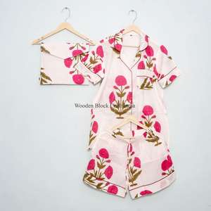 Hermoso y elegante conjunto de pijama corto de algodón hecho a mano en India, con estampado digital vintage, suave, para dormir, para mujer, primavera-verano - Product Image 3