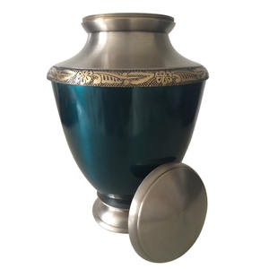 Accessoires funéraires de la plus haute qualité, urnes funéraires en laiton pour adultes, urnes funéraires en laiton pour crémation en gros, fabriquées en Inde - Product Image 4