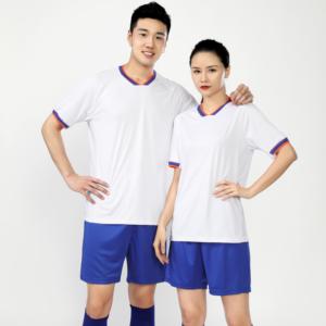 ชุดเสื้อฟุตบอลทีมพิมพ์ลายแบบรีโทรด้วยความร้อน ด้านหน้าพิมพ์ลายตามสั่ง ผลิตจากโพลีเอสเตอร์ 100% แห้งเร็ว ชุดกีฬาขาสั้น - Product Image 2