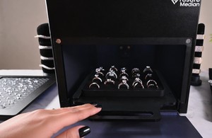 La máquina Trusure Median está diseñada para detectar diamantes naturales, diamantes cultivados en laboratorio, CVD y HPHT. - Product Image 2