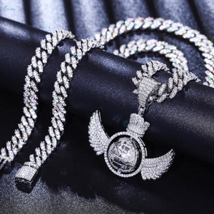 จี้รูปโลกปีกนางฟ้าประดับเพชรเต็มตัวสุดหรู สร้อยคอฮิปฮอปเพชรเลี้ยงในห้องปฏิบัติการสำหรับผู้ชาย - Product Image 6