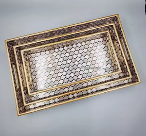 Diseño de lujo Nuevo estilo Esmalte Imprimir Mango Madera Bandeja para servir Fabricante y exportador Nuevo diseño Esmalte Impreso Mango Bandeja de madera - Product Image 4