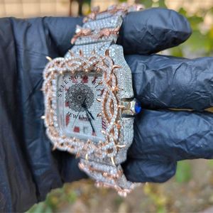 Reloj de Cuarzo Cuadrado con Pedrería para Mujer, Regalo Espléndido, Esfera Analógica con Números Romanos, Cristal de Zafiro, Cierre de Mariposa - Product Image 2