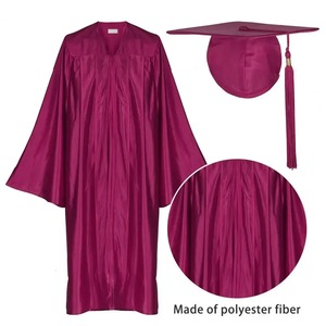 Nuevo y Elegante Túnica Académica Personalizada con Estola, Birrete y Borla de Graduación para Adultos en Negro, Verde, Plateado y Rojo - Product Image 4
