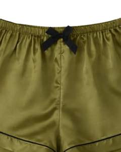 Ensemble de pyjama pour femme en satin vert olive personnalisé, manches courtes, boutonné, style soie, deux pièces, ensemble de shorts de nuit, ensemble de vêtements de détente - Product Image 5