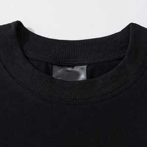 เสื้อยืดโอเวอร์ไซส์สีดำผ้าฝ้ายแขนสั้นคอกลมลำลองสีพื้นแต่งขอบสะท้อนแสงสไตล์สตรีทแวร์สำหรับผู้ชาย - Product Image 3