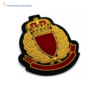 Badges brodés personnalisés haut de gamme pour uniformes – Motifs détaillés en fil doré, broderie haute densité, accessoires décoratifs pour vêtements - Product Image 3