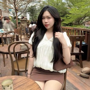 Conjunto de Blusa con Botones y Minifalda Marrón por Encima de la Rodilla para un Look Casual Transpirable de Primavera/Verano - Product Image 5