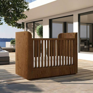 Collection Parfaite : Lit Bébé Moderne en Bois Massif avec Literie Douce Pastel et Jouet Éléphant en Peluche sur Matelas pour Enfants - Product Image 4