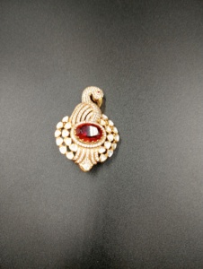 Broche de luxe Amaira Jewels en argent 925 avec nœud papillon paon et sertissage pavé de rubis et diamants, pour mariage unisexe, bijoux fins, 14,7g - Product Image 4