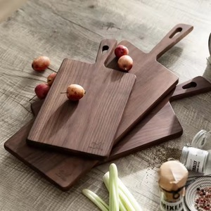 Planche à découper en bois de noyer à grain traversant, forme poignée, écologique, pour viande, charcuterie, service, cuisine, restaurant - Product Image 3