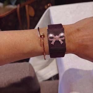 Breloque en forme de nœud en cristal argenté avec moissanite, accessoire de bracelet orné de pierres précieuses étincelantes, bijou de luxe au style élégant, compatible avec les nœuds en cristal argenté - Product Image 3