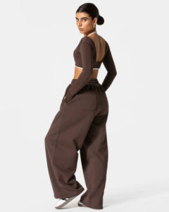 Pantalones Deportivos de Pierna Ancha para Mujer, Estilo Urbano, Color Marrón, Corte Holgado, 100% Algodón, Cintura Elástica, para Gimnasio y Fitness, Venta al Por Mayor - Product Image 3