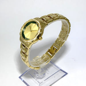 Z2484-A นาฬิกาควอทซ์โลหะผสมทองขอบโค้งลายดอกไม้ทันสมัยสำหรับผู้หญิง - Product Image 1