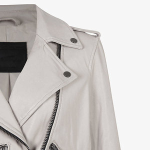 Veste en cuir pour femme de qualité supérieure, légère, coupe moderne, mode streetwear quotidienne, confortable à porter, veste en cuir pour femme - Product Image 4