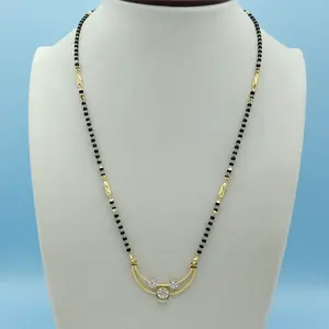 Elegante Mangalsutra Dorado con Cadena de Cuentas Negras y Diamantes Curvos Contemporáneos, Joyería Tradicional de Matrimonio para Mujer Moderna - Product Image 2
