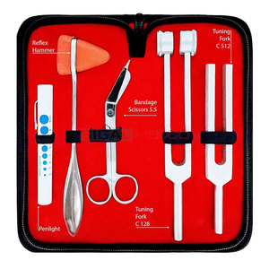 Marteau de réflexes de Taylor avec diapasons C128 et C512, ciseaux à pansements, jauge pupillaire, stylo lampe, étui de transport – Kit de 6 pièces - Product Image 6