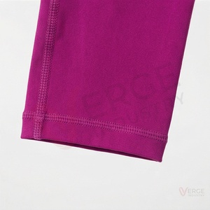 Conjunto de 2 Piezas para Yoga: Top Corto Morado sin Mangas con Cuello Redondo y Pantalones Largos hasta la Pantorrilla con Bloques de Color - Product Image 6