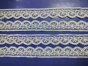 Dentelle en organza blanc léger de qualité supérieure, à bordure florale festonnée (Nylon de verre), brodée, pour robes sari - Product Image 3