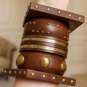 Pulsera de Madera con Pentagrama MUY RETRO, Diseño Exagerado con Remaches Anchos, Accesorio Unisex Moderno Hecho a Mano e Impermeable - Product Image 4